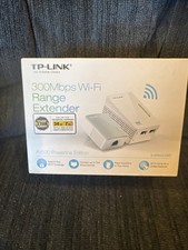 NEW TP-Link 300Mbps Wi-Fi Range Extender AV500 Powerline Edition TL-WPA4220KIT