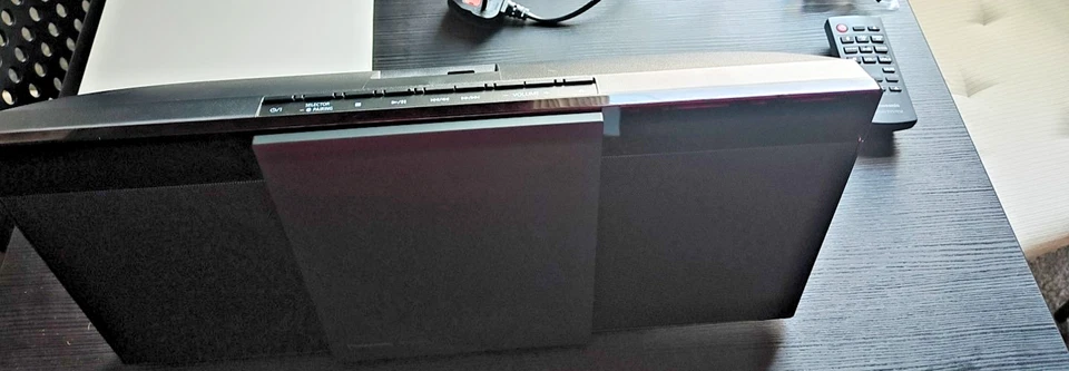 Panasonic SC-HC302 Micro Hifi System with DAB Radio - Image 4 of 4