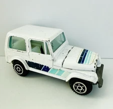 Yat Ming Jeep CJ-7 Retro 1:64 Scale Diecast Toy Vintage #1603 w Opening Hood