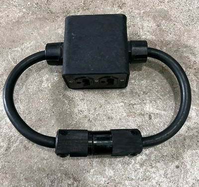 Hubbell 4 Plex Receptacle Outlet 15A Edison Feed Thru Quad Box Adapter