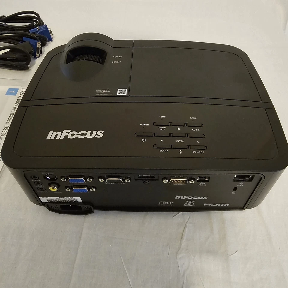 InFocus IN124x Projector - Only 30min of use for testing - MINT condition!! - Image 3 of 4