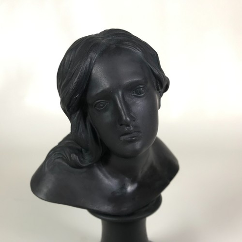 Early 1800s Wedgwood Black Basalt Bust of Cleopatra - Picture 6 of 10