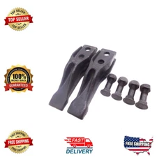 531/03205 -  JCB BACKHOE 2 PCS. FORGED TOOTH POINT WITH NUT/BOLT.