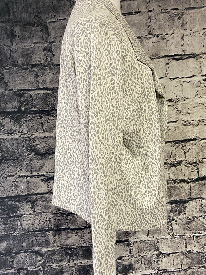 NIC+ZOE Open Front Jacket Womens Large Gray White Animal Print Lightweight Knit - Image 3 of 4