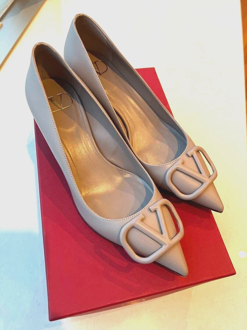 Used sales valentino shoes