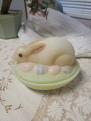 Fenton Bunny Rabbit on Nest Candy Dish Glitter All Over 4683 H3
