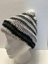 Beanie Knitted With Black, Light Grey, White 15