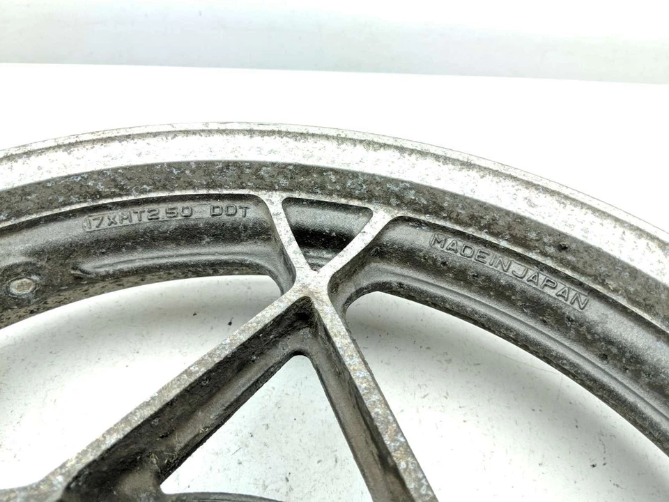 Llanta trasera recta 17x2,5 80-83 Suzuki GS1100 GS1100E Foto 3 de 4