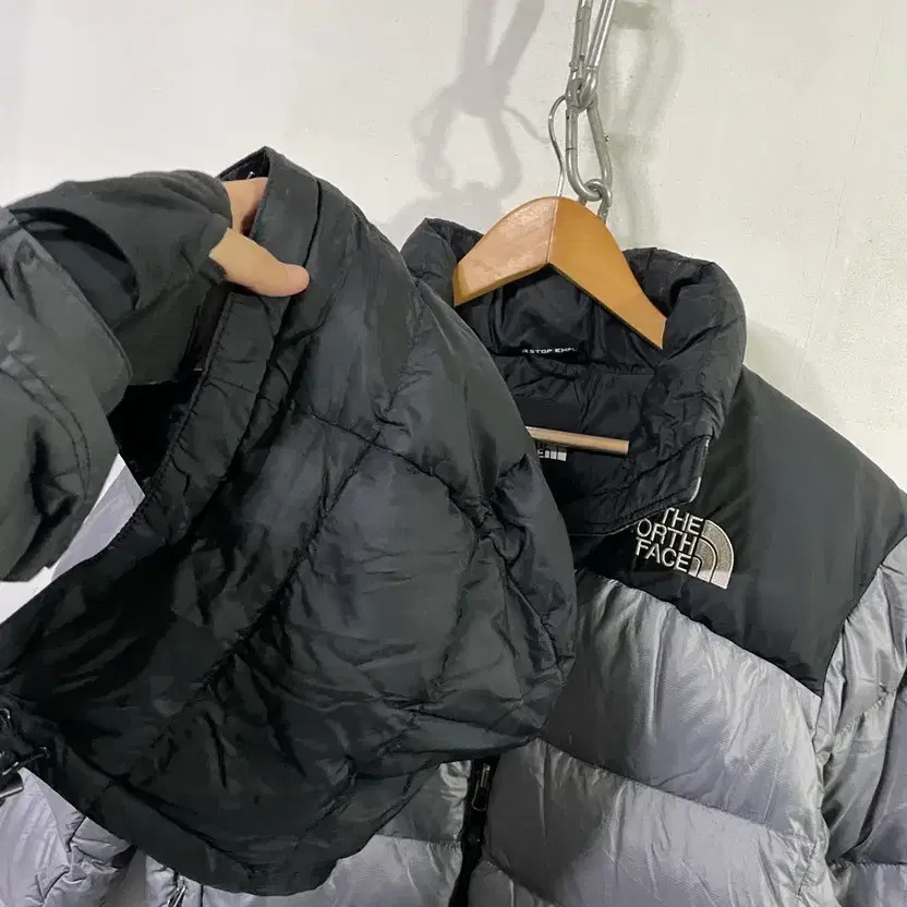 The North Face Nuptse Padded Jacket 95-100 - Rare Grey, Excellent thumbnail 3