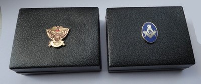 2 x Old Stock Freimaurer Motiv Manschettenknöpfe Box ungewöhnlicher Artikel Aufbewahrung quadratischer Kompass