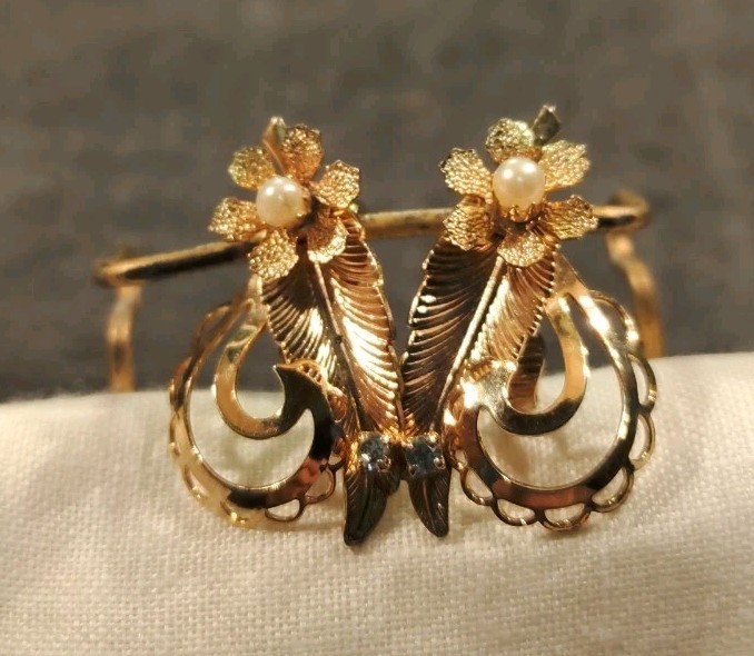 Dainty Gold Tone Flower with Pearl Center, Leaf with Rhinestone Clip on Earrings