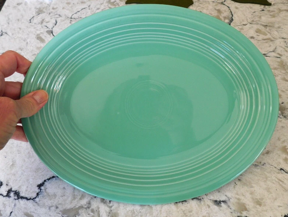 Plato ovalado Sea Mist verde fiesta Ware retirado 11,5 X 9" con fecha 1988 ¡RaRe Find! Foto 4 de 4