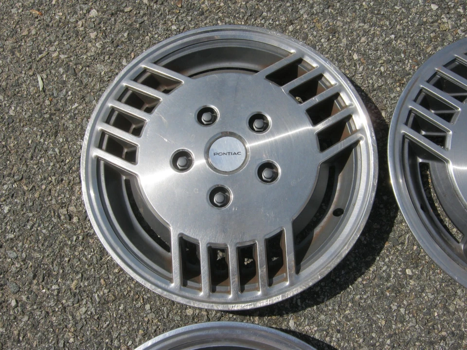 Заводские оригинальные колпаки колес для Pontiac 1986–1988 годов выпуска 6000 14 дюймов - Изображение 3 из 4