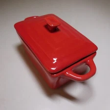 N23.411 Miniature Ceramic Porcelain Red France Vintage Art Casserole Pot