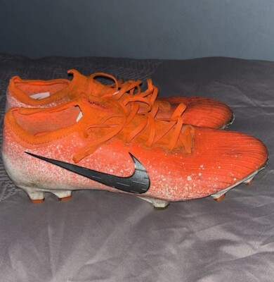 nike football boots size 11 mens UK