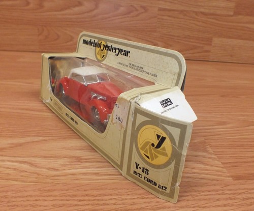 Genuine Matchbox (812) Yesteryear 1937 Cord Red And White Collectible Toy Car - Picture 3 of 7