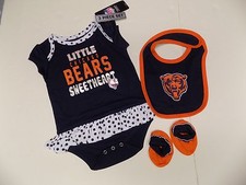 CHICAGO BEARS GIRLS CREEPER WITH BIB AND BOOTIES SIZE 18 MONTHS NWT