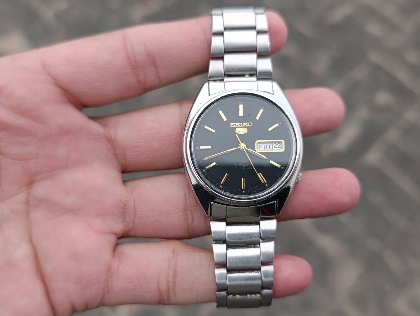 SEIKO 5 Men's Wristwatch Automatic Japanese Vintage SS Day-Date - vintagewatches.pk