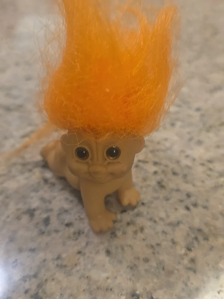 Muñeca Troll Vintage 2" Largo Bebé Arrastrándose con Presa Cabeza Giratoria en Dinamarca Foto 4 de 4