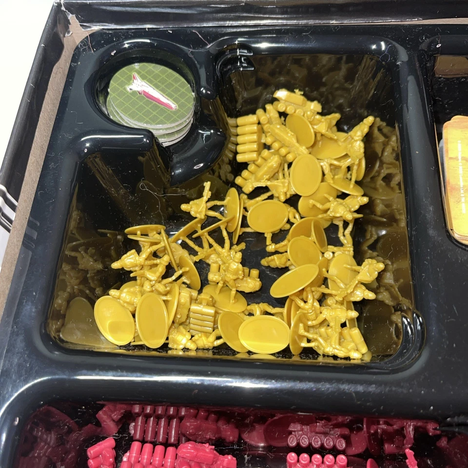 RISK STAR WARS CLONE WARS Edition The Game of Galactic Domination by PARKER 2005 - Image 4 of 4