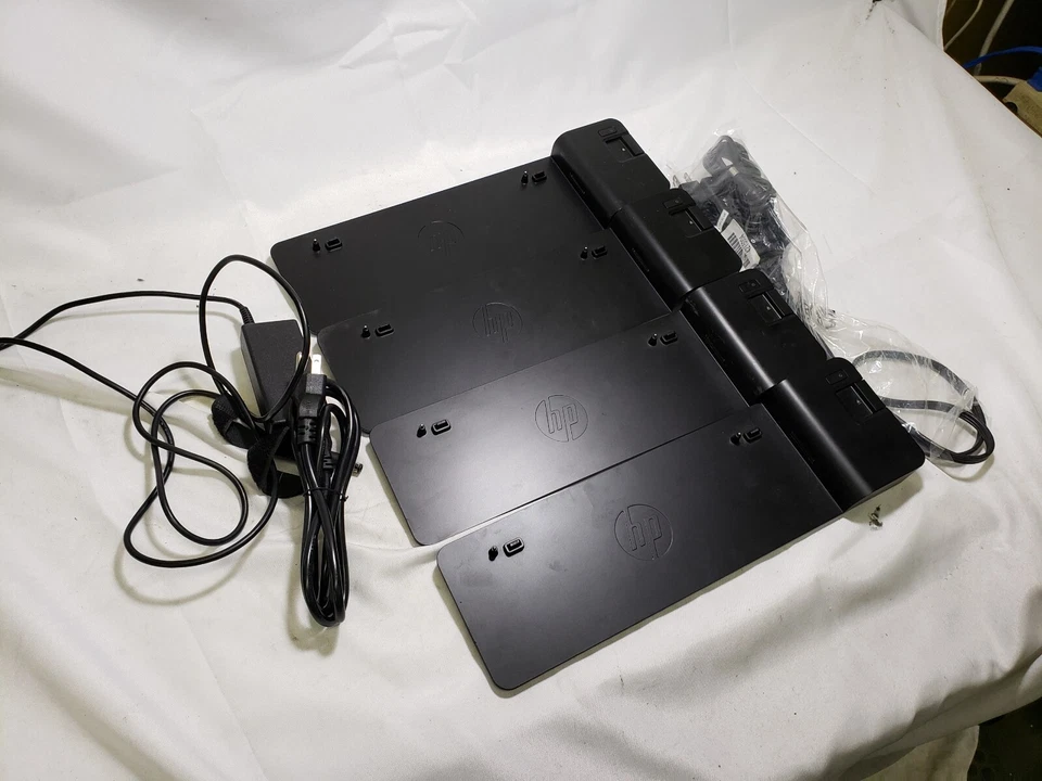 Lote de 4 estaciones de acoplamiento HP 2013 D9Y32AA UltraSlim con 2 cables de alimentación HP 65W Foto 3 de 4