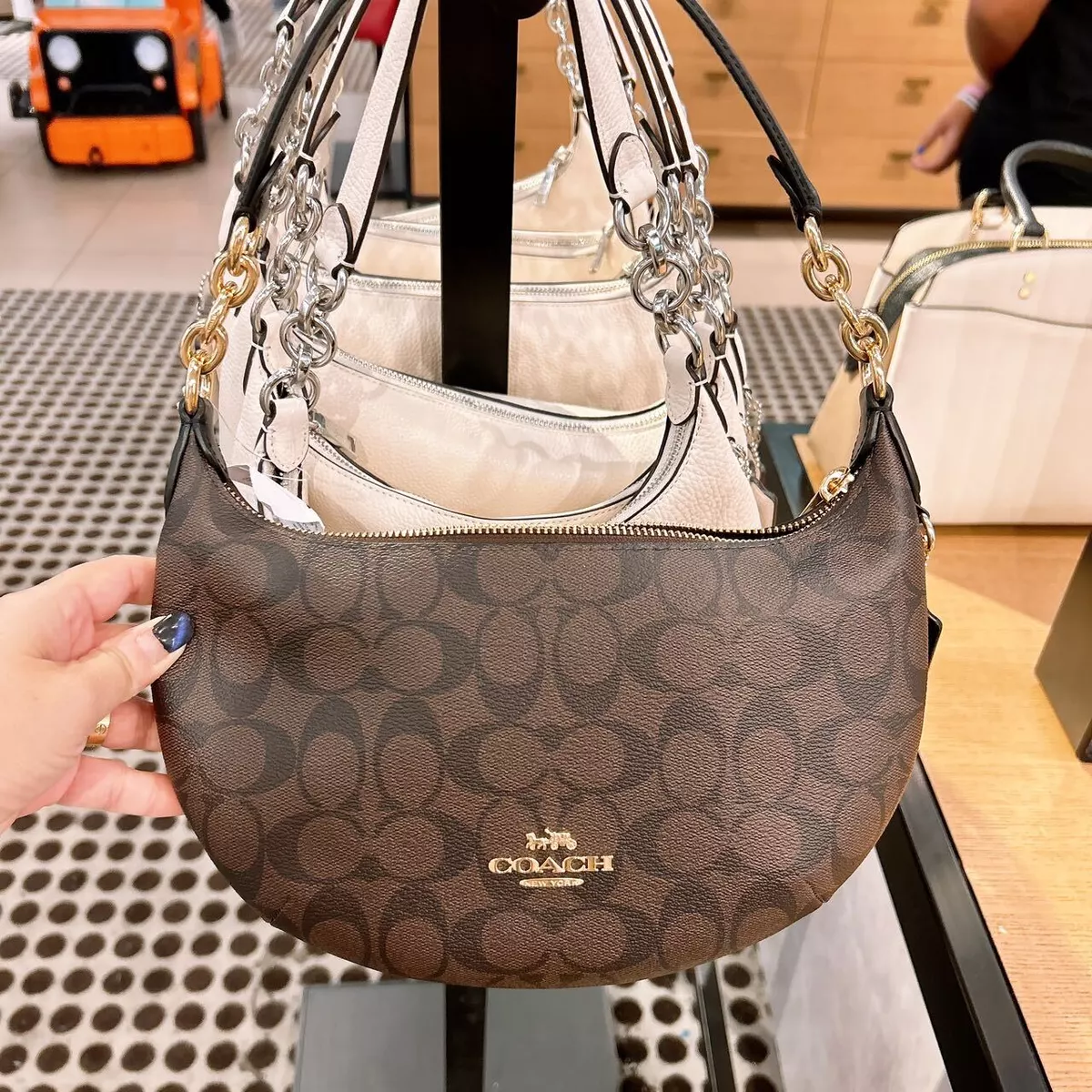 Coach Outlet Payton Hobo in Signature Canvas - Brown