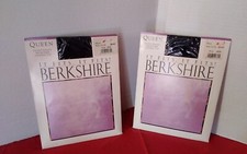 Vintage 1994 Berkshire It Fits, It Fits lot of 2 Pair Nylons Queen SZ Navy