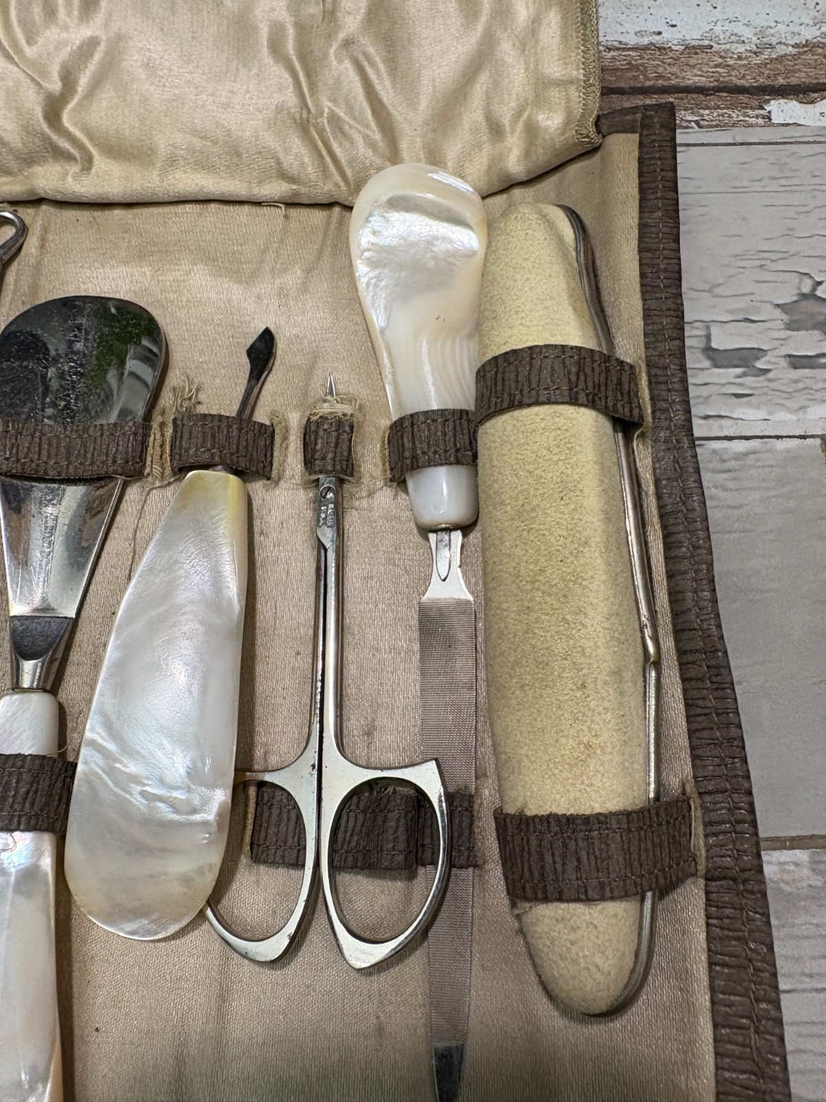 VTG /Antique 1900's Manicure Nail Kit Leather Roll-Up Case Collector's Item