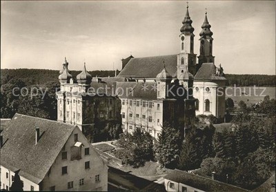 Rot Rot Haus St Norbert Pfarrkirche ehemaliges Praemonstratenser Kloster