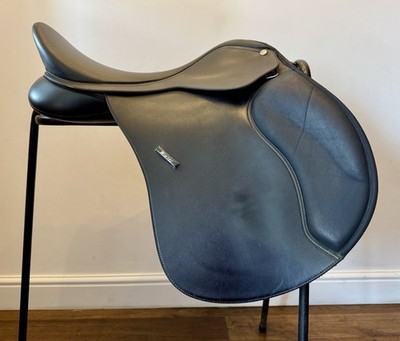 18'' Wintec 500 schwarz GP Sattel verstellbar Gullet Med Fit Synthetik