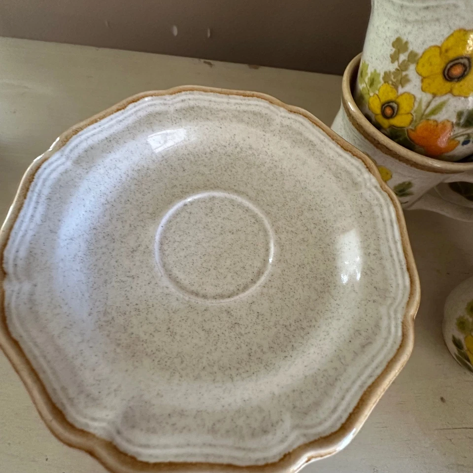 Juego de 7 platillos tazas de café florales Mikasa Garden Club florales frescos EC404 Foto 2 de 4