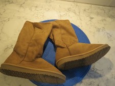 New Old Navy girl youth mid calf pull on tan boots faux fur size 4