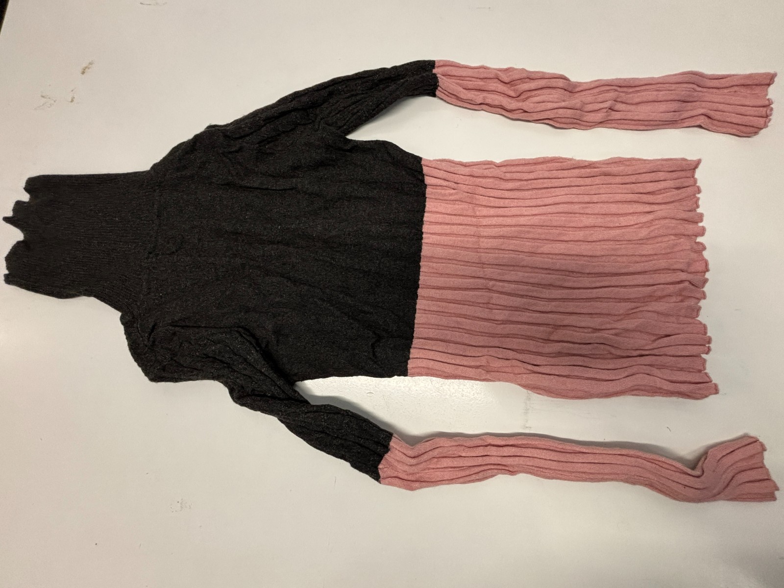 Vertigo Size medium Paris Cable Split Turtleneck … - image 1