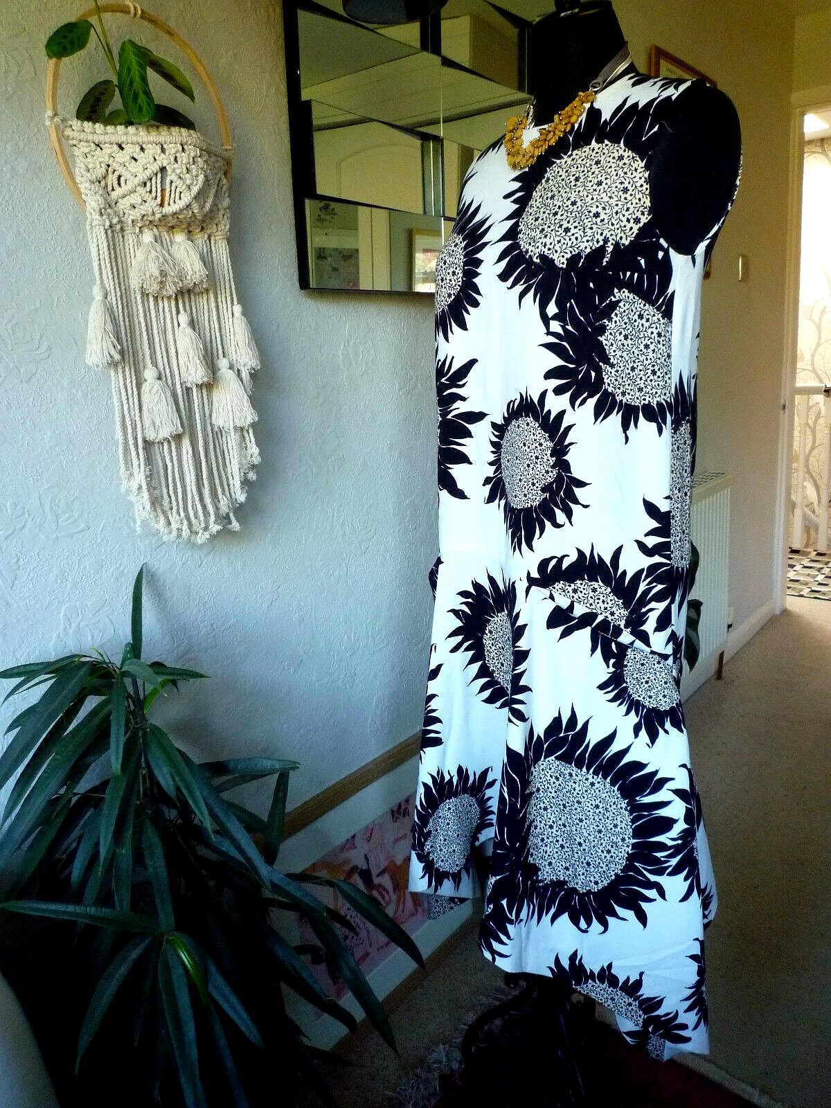 OFF WHITE MAGAZZINO ABITO MIDI GIRASOLE NERO E BIANCO SPORCO ORLO ASIMMETRICO TAGLIA 10