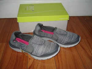 easy spirit slip on athletic shoes