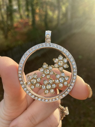Nolan Miller Round Crystal Rhinestone Silver Flower Snowflake Pendant Vintage