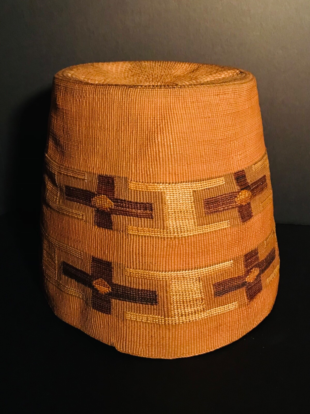 LARGE ALASKAN TLINGIT SPRUCE ROOT & BEAR GRASS TWINED BERRY BASKET,GOOD