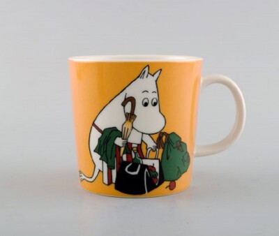 ARABIA FINLAND ムーミン Arabia, Finland. Two cups in porcelain with motifs from 