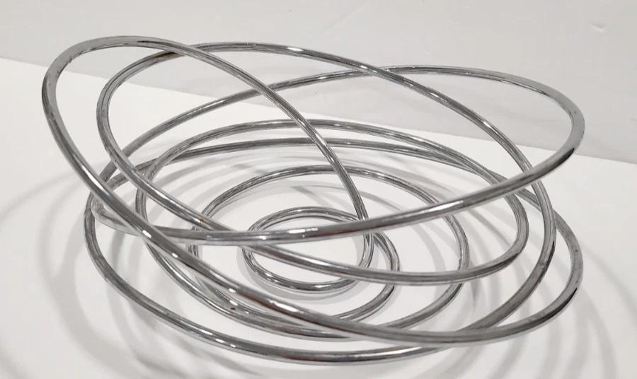 Frutero Espiral Alambre Acero Inoxidable, Plateado Negro y Blum Moderno, "Fruit Loop" Foto 3 de 4