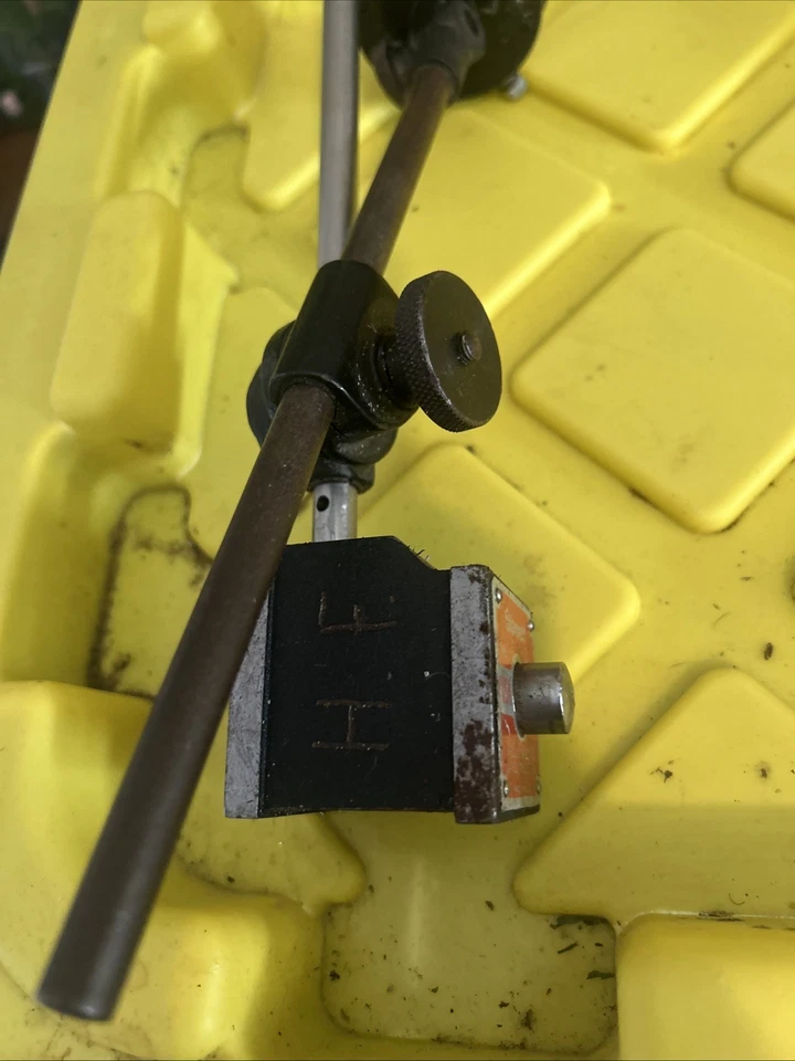 L.S. Base Mag Starrett 657 con indicador de dial barato. Listo para usar  Foto 4 de 4