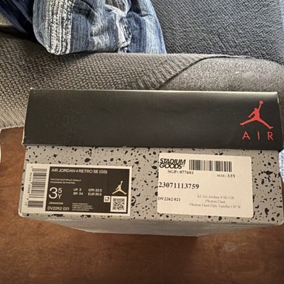 Air Jordan 4 Retro SE DV2262-021 Sneakers