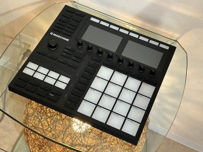 Native Instruments Maschine MK3 Audio MIDI Interface Sampler Native Instruments Maschine MK3 Audio MIDI Interface Sampler
