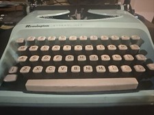 1961 Remington Streamliner Portable Manual Typewriter in Aqua Blue VERY CLEAN thumbnail