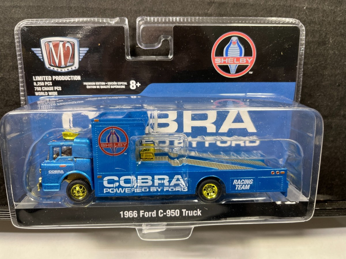 M2マシーン フォード C-950 トラック & フォード・トリノ・コブラ 1/64 M2 COBRA POWERED BY FORD HAULER 1966 FORD C-950 RAMP TRUCK