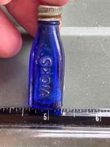 Antique Miniature Vick's Vapor Rub Bottle with lid (A2026A)