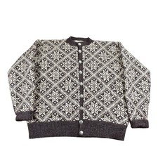 Vintage 1980s 100 Wool Winter Theme Knit Sweater Men's Medium
