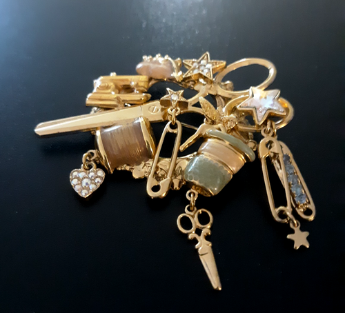 Kirks Folly Magical Scissors Brooch Gold Tone Dangle Charms Sewing Craft Theme - Picture 3 of 9