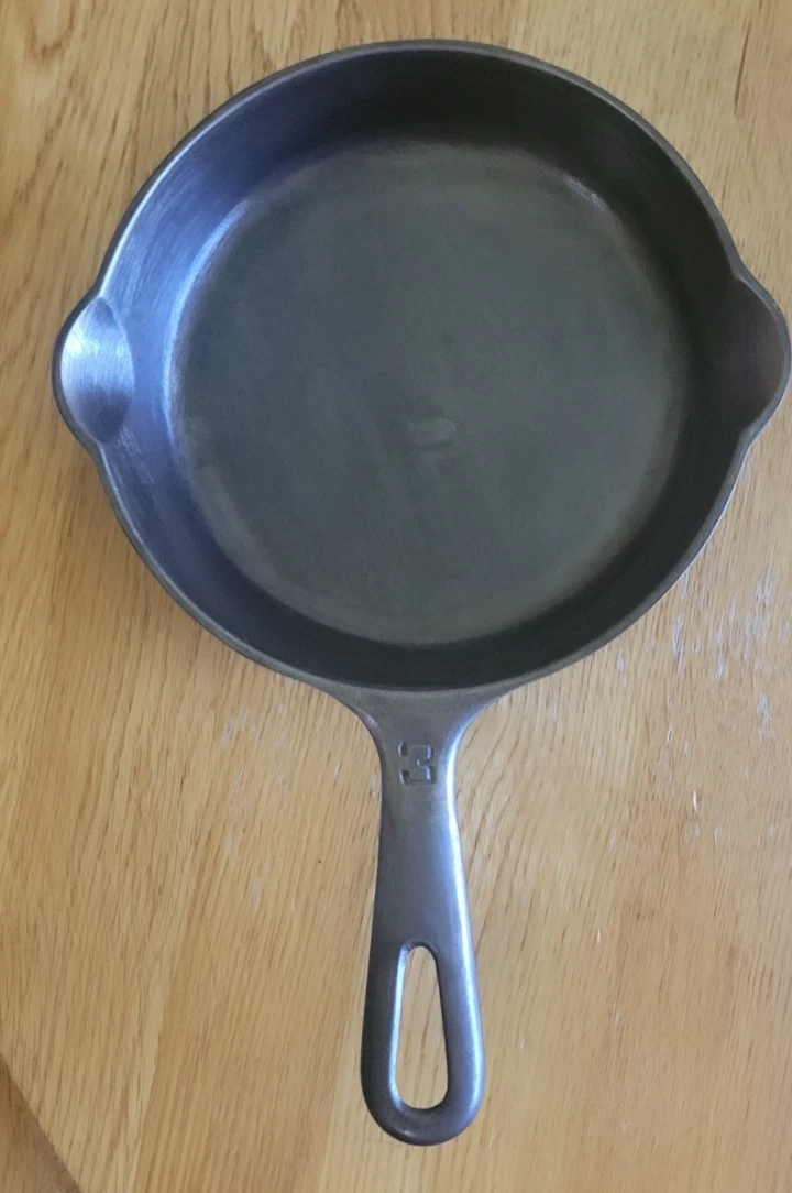Griswold Cast Iron #3 Skillet Grooved Handle 1944-1957 restored and ready to Use