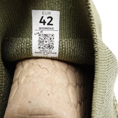 Size 10.5 / 42 EUR Women