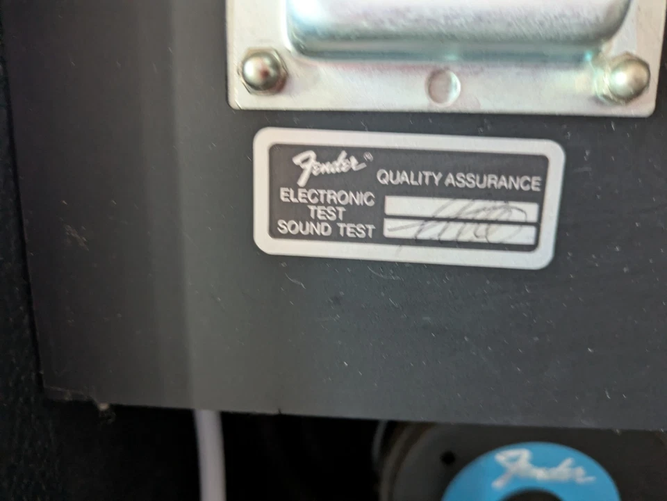 fender princeton chorus 125w amp, red knobs sound is clear and loud - Image 2 of 4